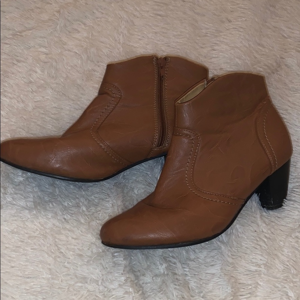 Tan heels